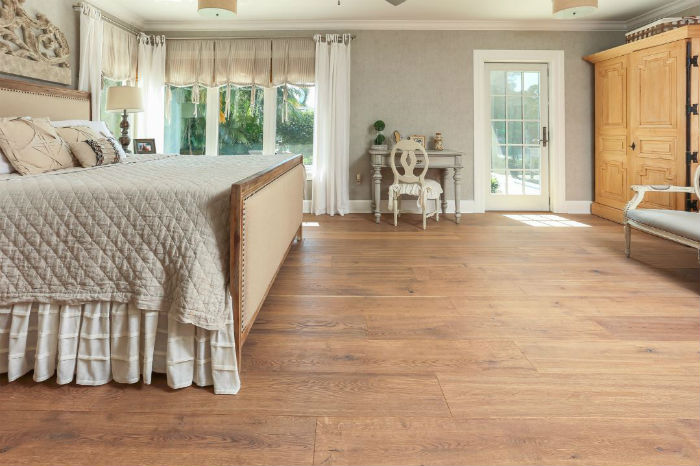 Hardwood Flooring 101 Color Choice, What Colors Go With Light Hardwood Floors